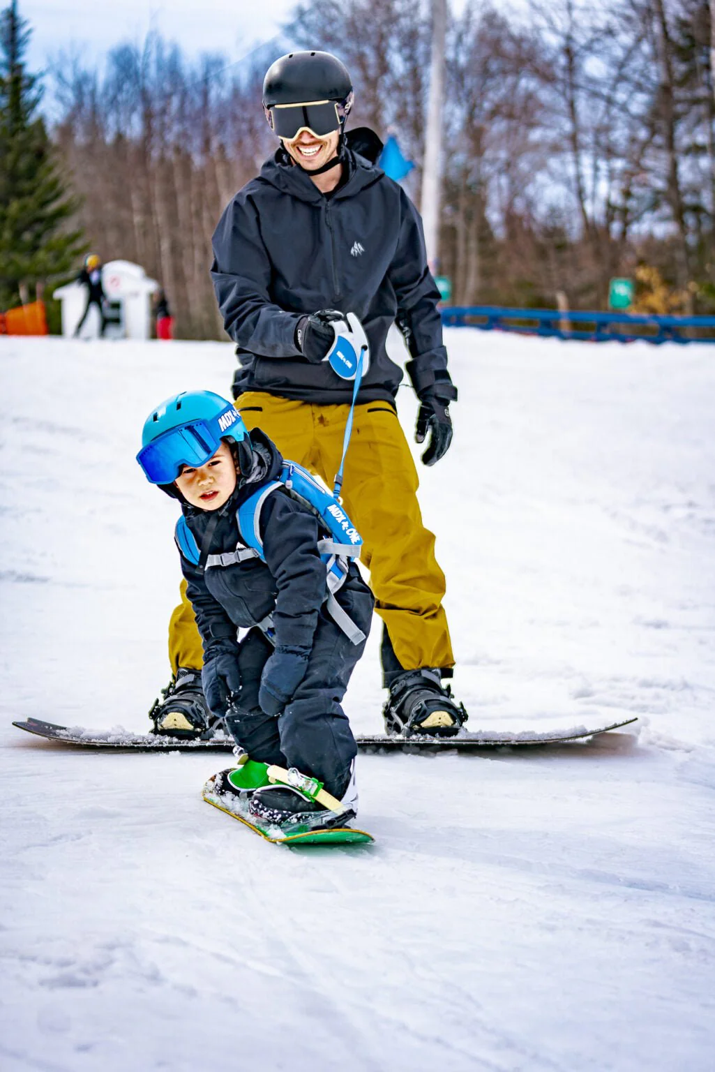 THE ONE SNOWBOARD/SKI BACKPACK W/ RETRACTABLE ROPE - Image 3