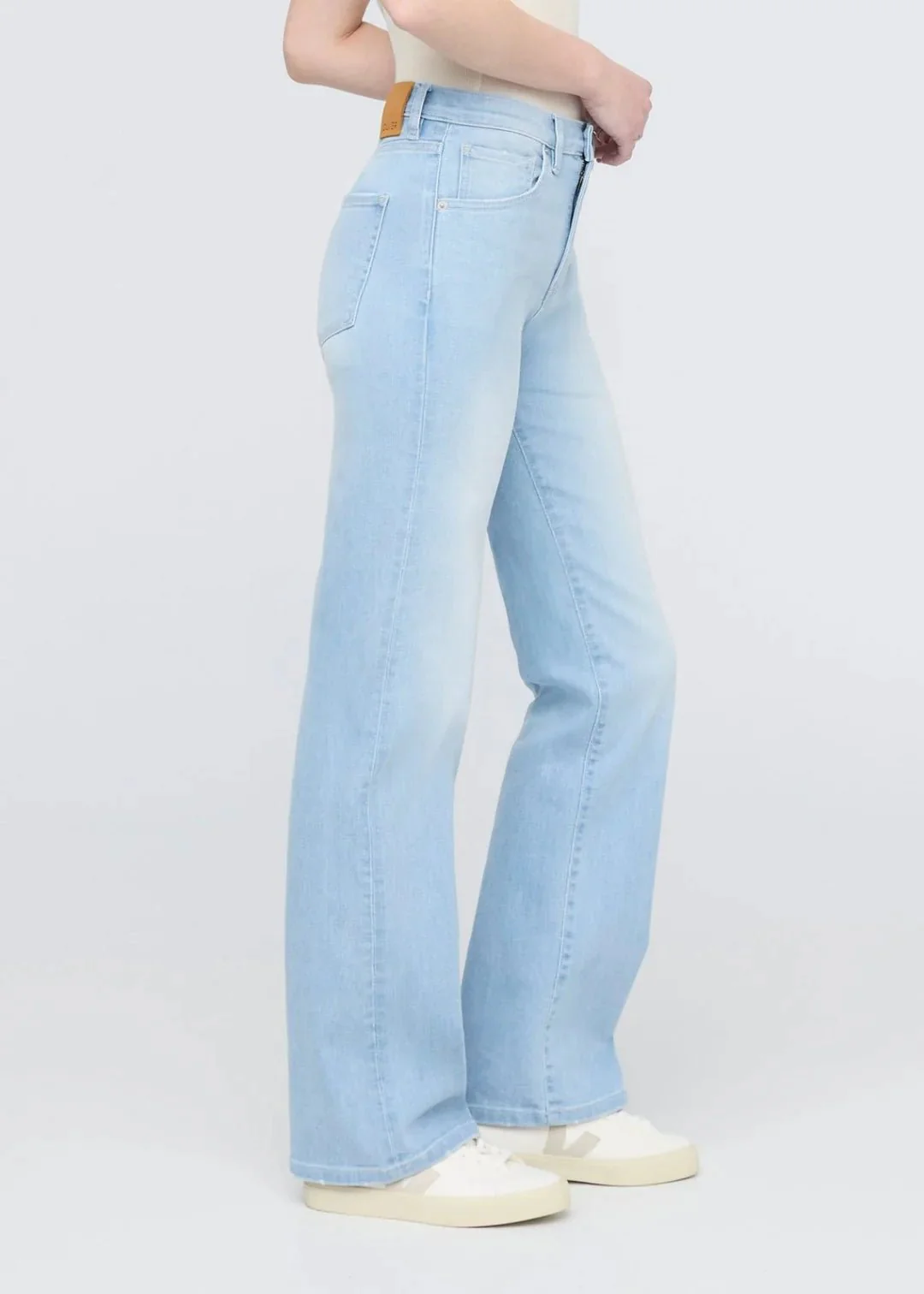 W PERFORMANCE DENIM HIGH RISE STRAIGHT - Image 3